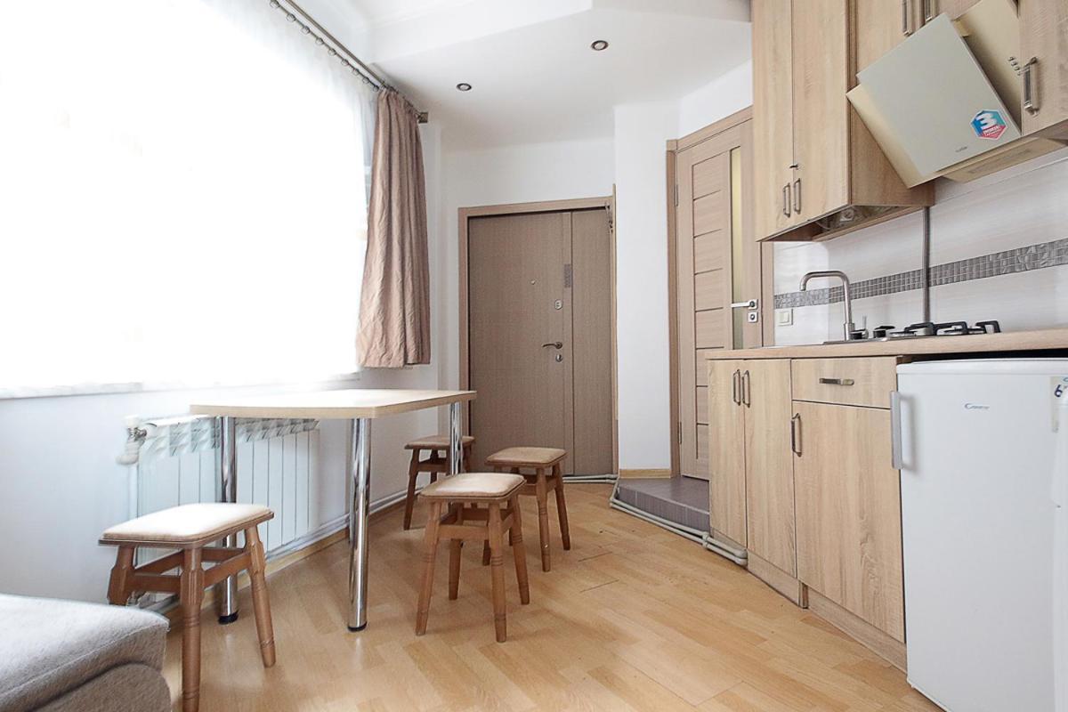 Buk Apartments On Doroshenka 29 ลวีฟ ภายนอก รูปภาพ