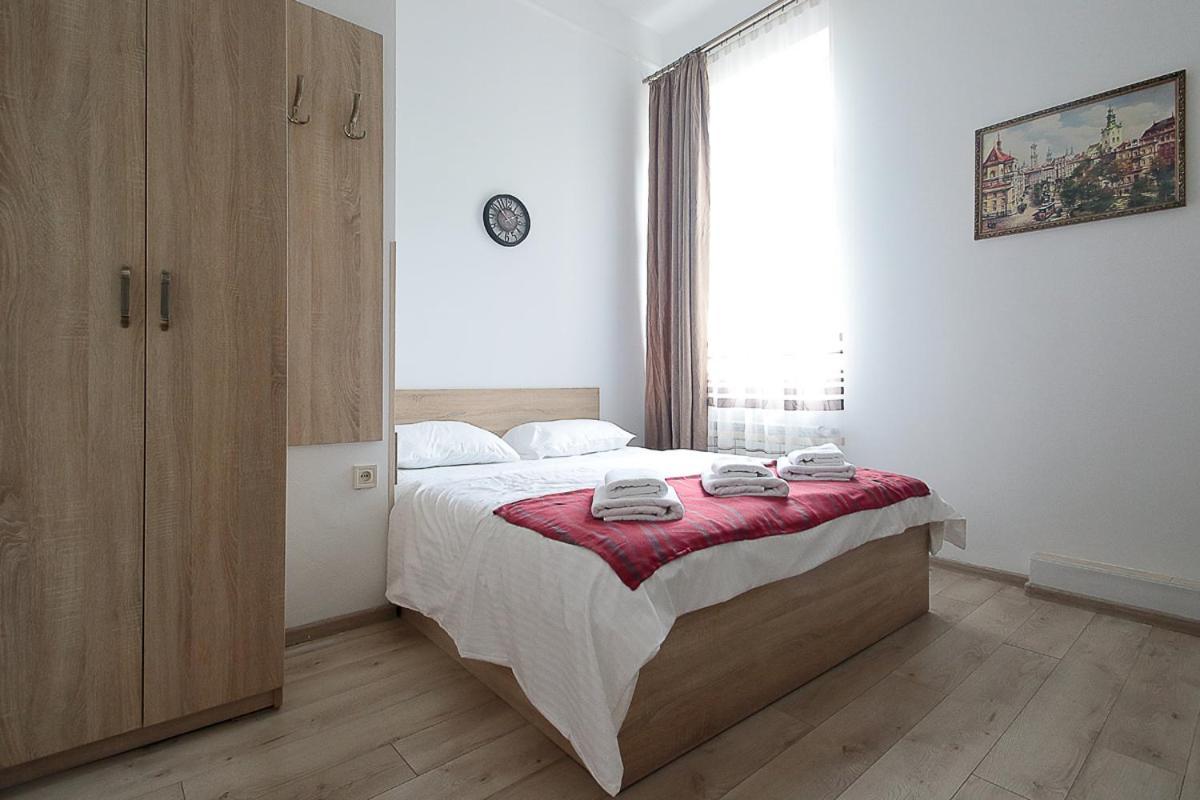 Buk Apartments On Doroshenka 29 ลวีฟ ภายนอก รูปภาพ