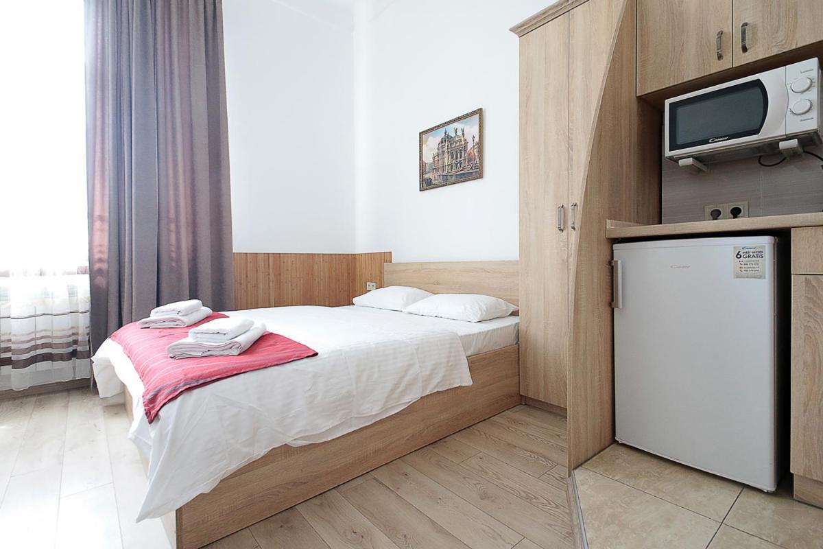 Buk Apartments On Doroshenka 29 ลวีฟ ภายนอก รูปภาพ