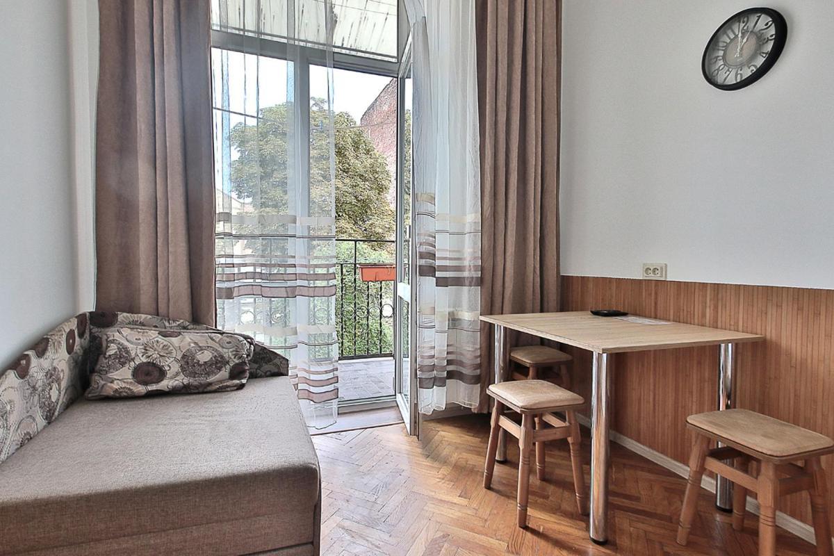 Buk Apartments On Doroshenka 29 ลวีฟ ภายนอก รูปภาพ