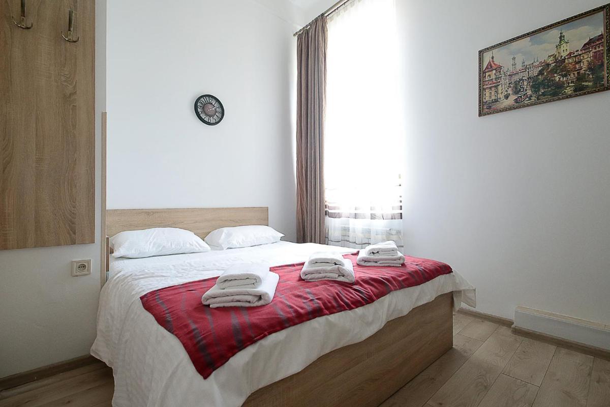 Buk Apartments On Doroshenka 29 ลวีฟ ภายนอก รูปภาพ