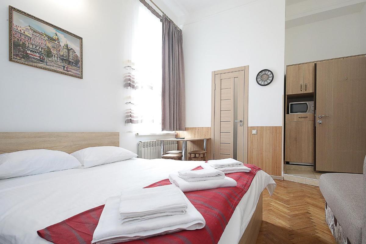 Buk Apartments On Doroshenka 29 ลวีฟ ภายนอก รูปภาพ