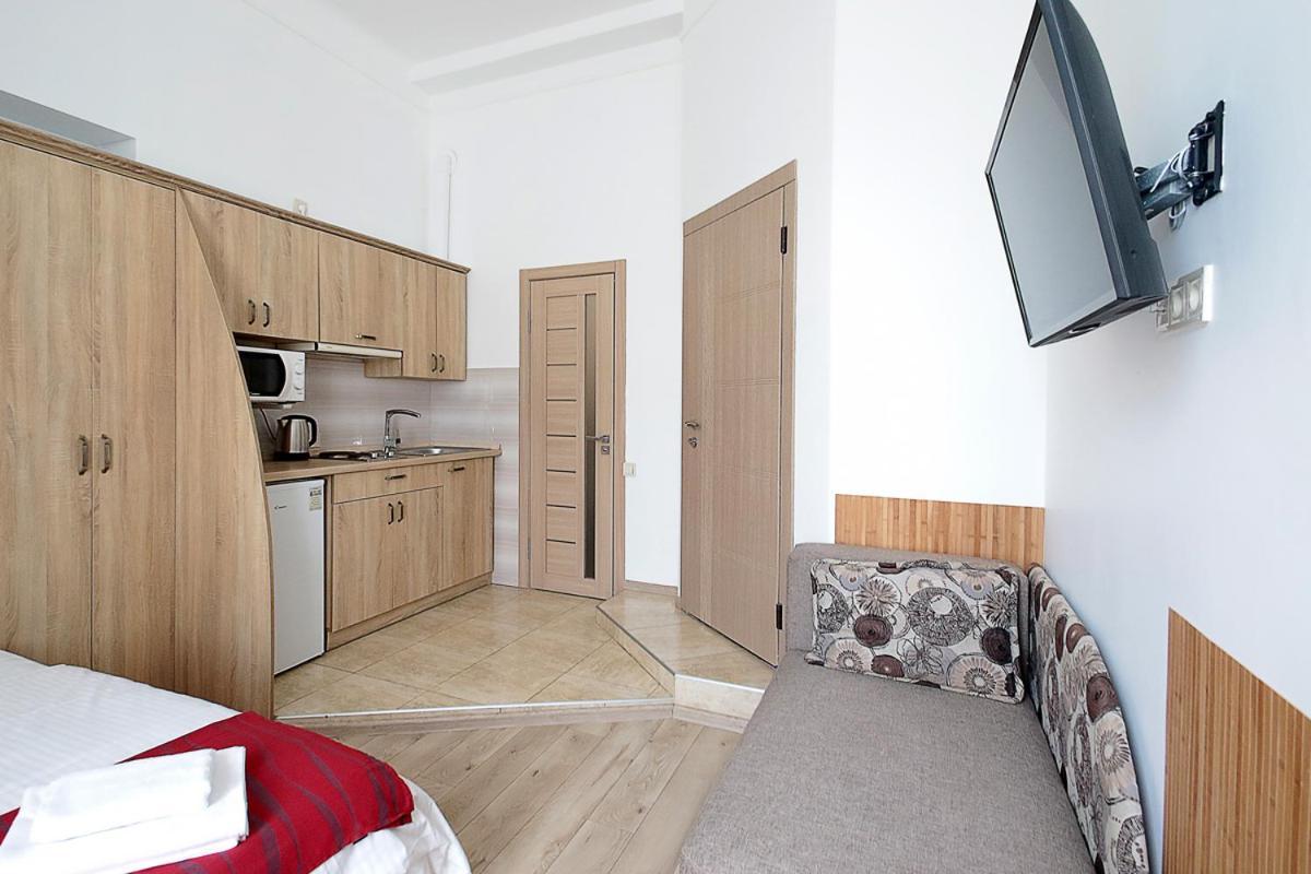 Buk Apartments On Doroshenka 29 ลวีฟ ภายนอก รูปภาพ