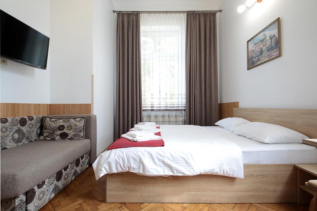 Buk Apartments On Doroshenka 29 ลวีฟ ภายนอก รูปภาพ