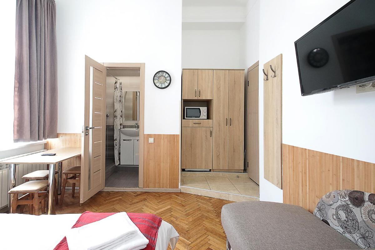 Buk Apartments On Doroshenka 29 ลวีฟ ภายนอก รูปภาพ