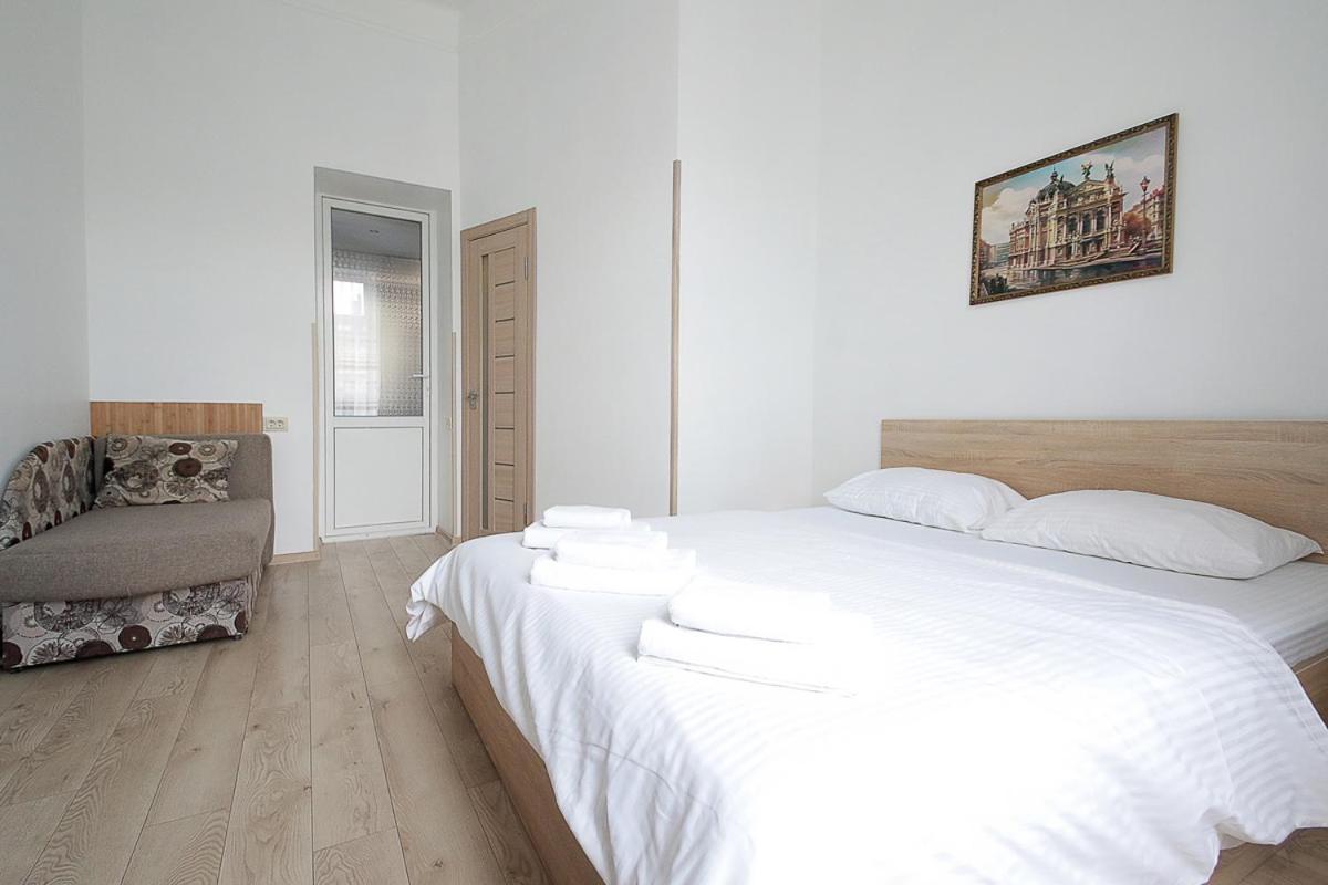 Buk Apartments On Doroshenka 29 ลวีฟ ภายนอก รูปภาพ