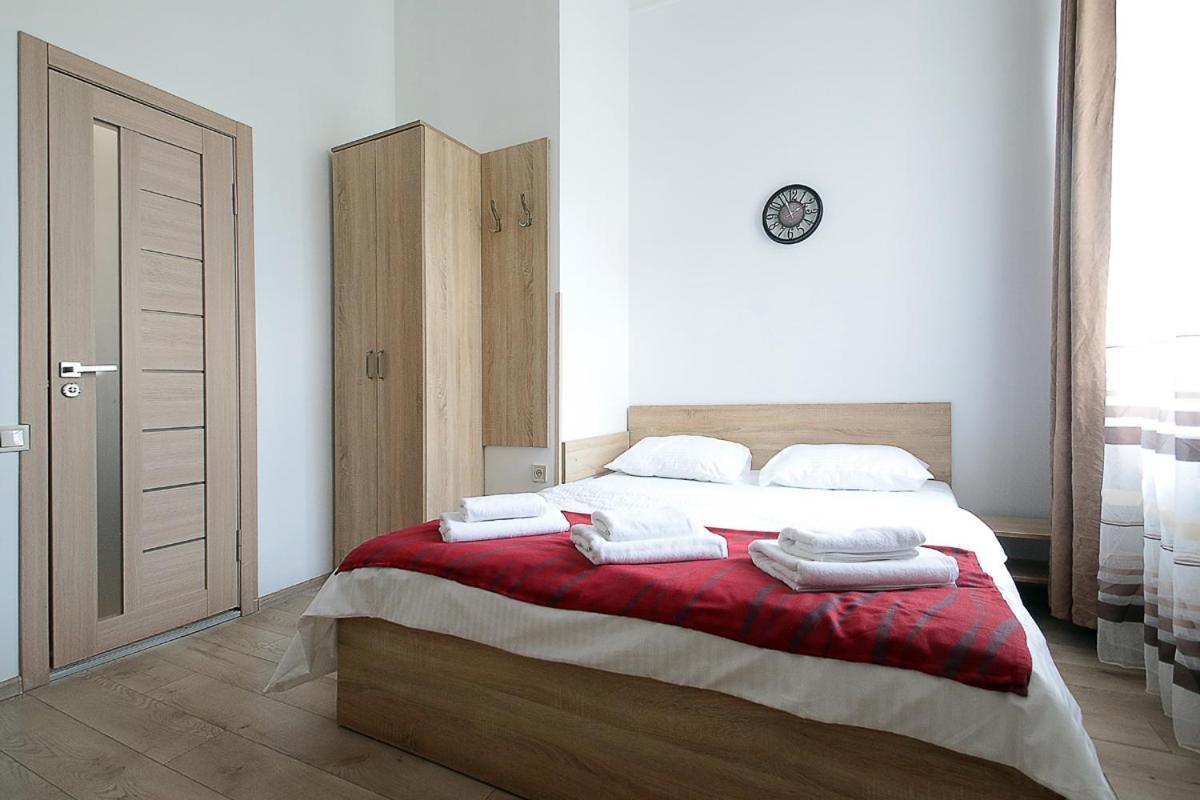 Buk Apartments On Doroshenka 29 ลวีฟ ภายนอก รูปภาพ