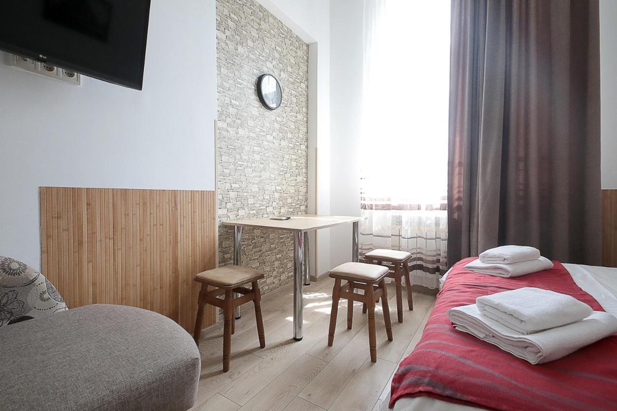 Buk Apartments On Doroshenka 29 ลวีฟ ภายนอก รูปภาพ