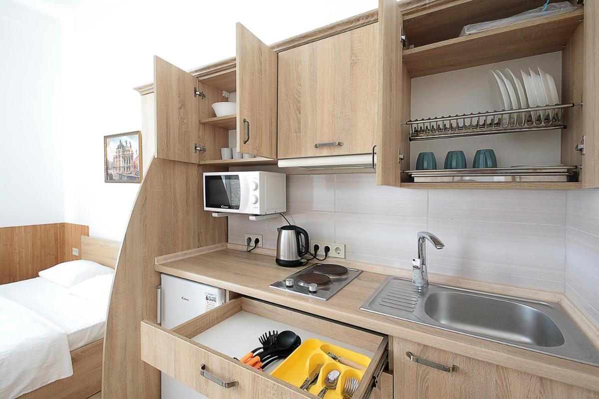 Buk Apartments On Doroshenka 29 ลวีฟ ภายนอก รูปภาพ